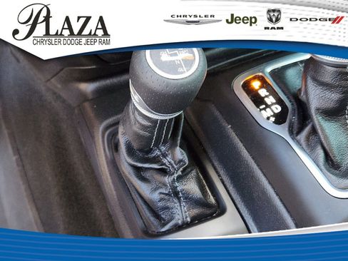 Certified 2024 Jeep Gladiator Mojave AWD/4WD image 26