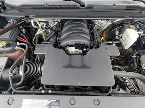 Used 2016 Chevrolet Suburban LT w/ Luxury Package image 12