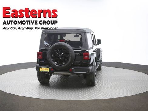 Used 2021 Jeep Wrangler Unlimited Sahara w/ Cold Weather Group image 39
