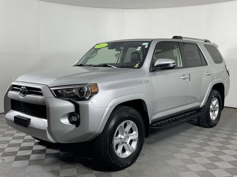 Used 2022 Toyota 4Runner SR5 Premium image 4