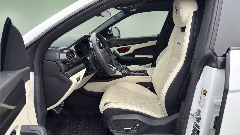 Used 2024 Lamborghini Urus S AWD/4WD image 19