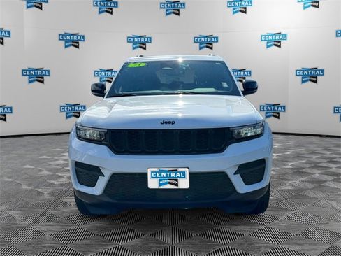 Certified 2023 Jeep Grand Cherokee Altitude image 9