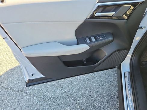 New 2026 Mitsubishi Outlander SE FWD image 22
