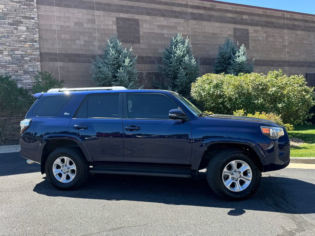 Used 2017 Toyota 4Runner SR5 Premium AWD/4WD image 5