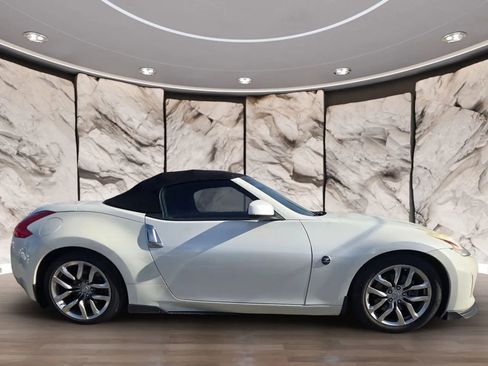 Used 2013 Nissan 370Z Roadster image 6