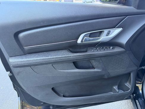 Used 2017 GMC Terrain SLE FWD image 12