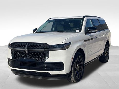New 2026 Lincoln Navigator Reserve w/ Jet Appearance Package AWD/4WD image 1