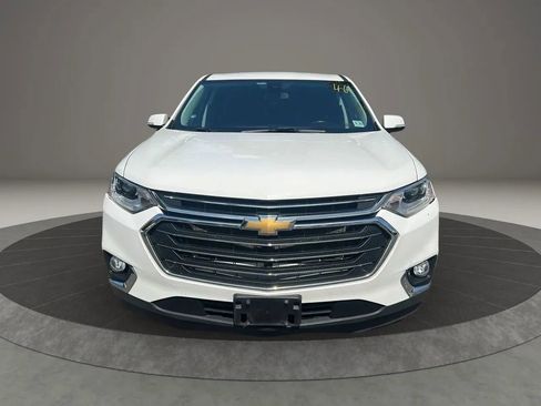 Used 2020 Chevrolet Traverse LT w/ Driver Confidence II Package image 2
