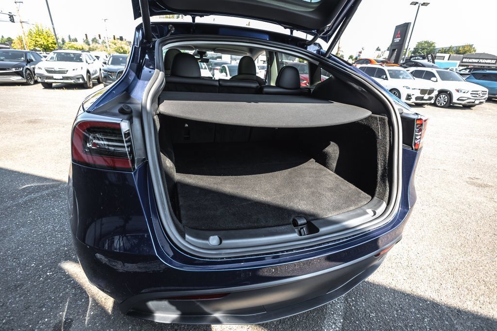 Used 2024 Tesla Model Y Performance AWD/4WD image 28
