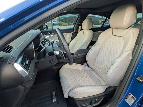 Used 2025 Genesis G70 3.3T Advanced w/ Sport Prestige Package image 13