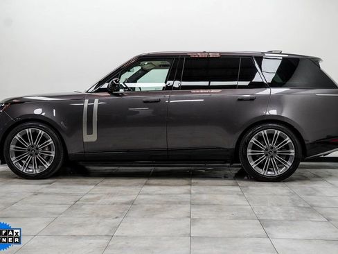 Used 2023 Land Rover Range Rover Long Wheelbase SE AWD/4WD image 9