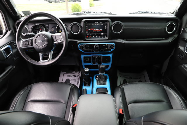 Used 2022 Jeep Wrangler Unlimited Sahara AWD/4WD image 22