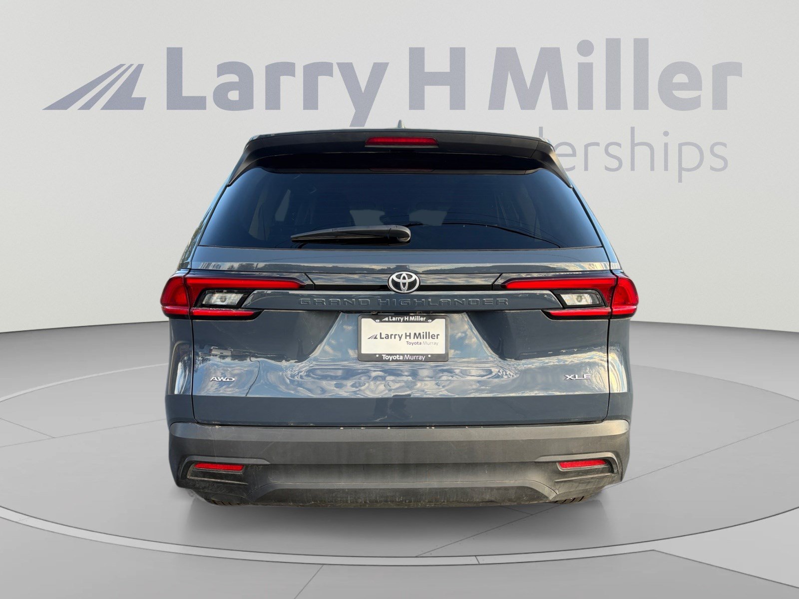 Used 2025 Toyota Grand Highlander AWD image 4