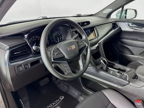 Used 2025 Cadillac XT5 Premium Luxury image 8