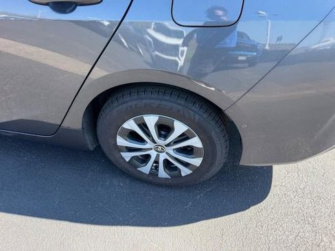 Used 2019 Toyota Prius XLE image 8