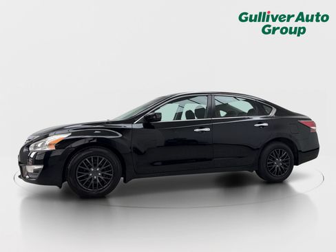 Used 2014 Nissan Altima 2.5 S FWD image 2