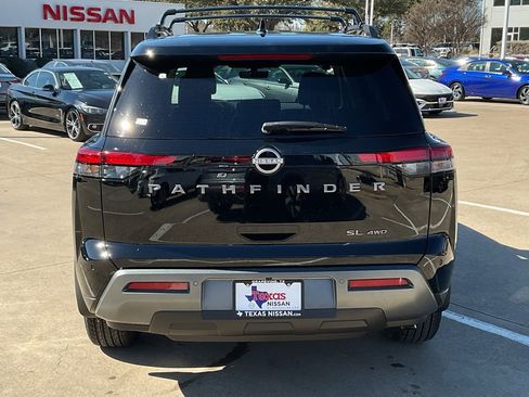 New 2026 Nissan Pathfinder SL image 6