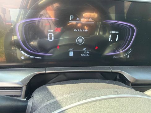 Used 2025 Kia Telluride S FWD image 2