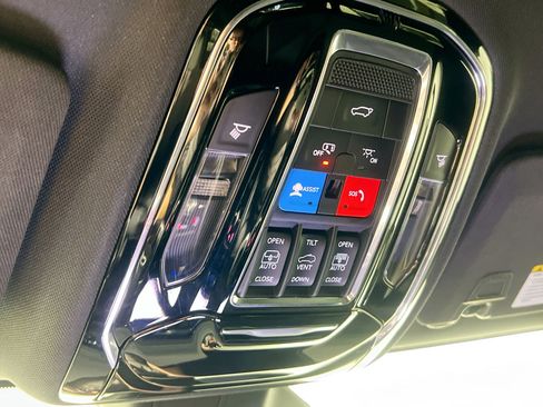 Used 2023 Jeep Grand Cherokee Overland image 22