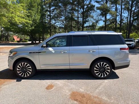 Used 2024 Lincoln Navigator Black Label AWD/4WD image 2
