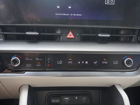 Used 2024 Kia Sportage EX FWD image 51