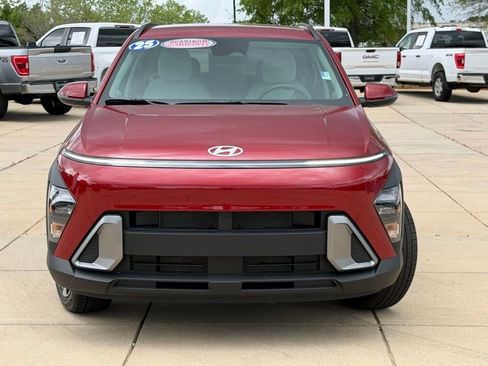Used 2025 Hyundai Kona SEL image 2