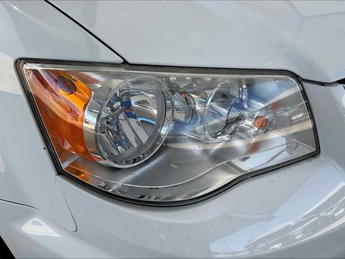 Used 2014 Chrysler Town & Country Touring image 26