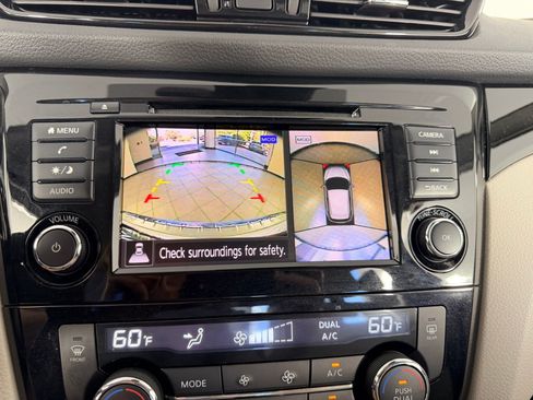 Used 2021 Nissan Rogue Sport SV w/ Technology Package FWD image 19