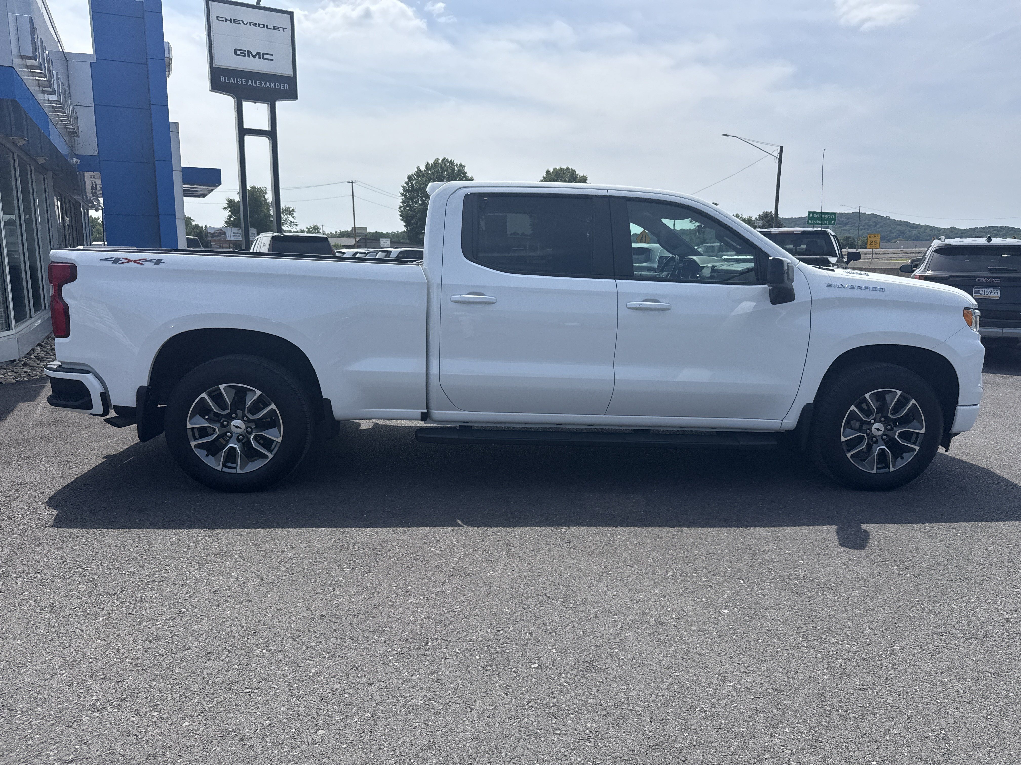 Used 2024 Chevrolet Silverado 1500 RST w/ Protection Package AWD/4WD image 2