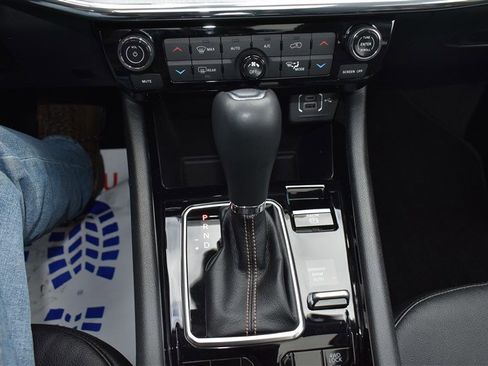 Used 2022 Jeep Compass Limited w/ Sun and Sound Group image 23