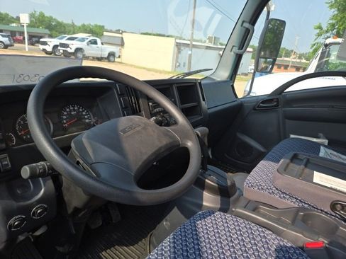 New 2025 Chevrolet Low Cab Forward image 4