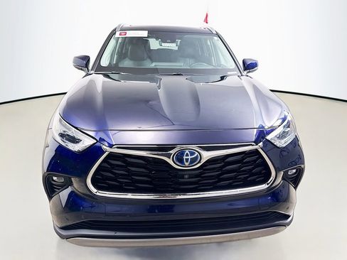 Certified 2022 Toyota Highlander Platinum image 2