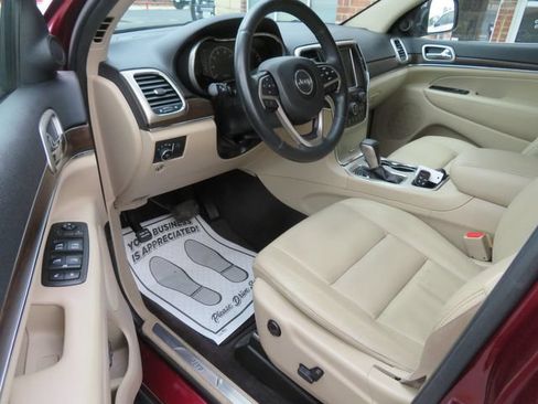 Used 2017 Jeep Grand Cherokee Limited RWD image 22