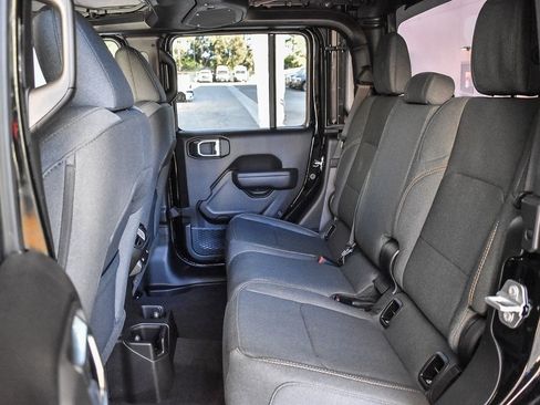 New 2026 Jeep Gladiator Sport image 17