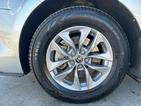 Used 2022 Toyota Sienna XLE image 30