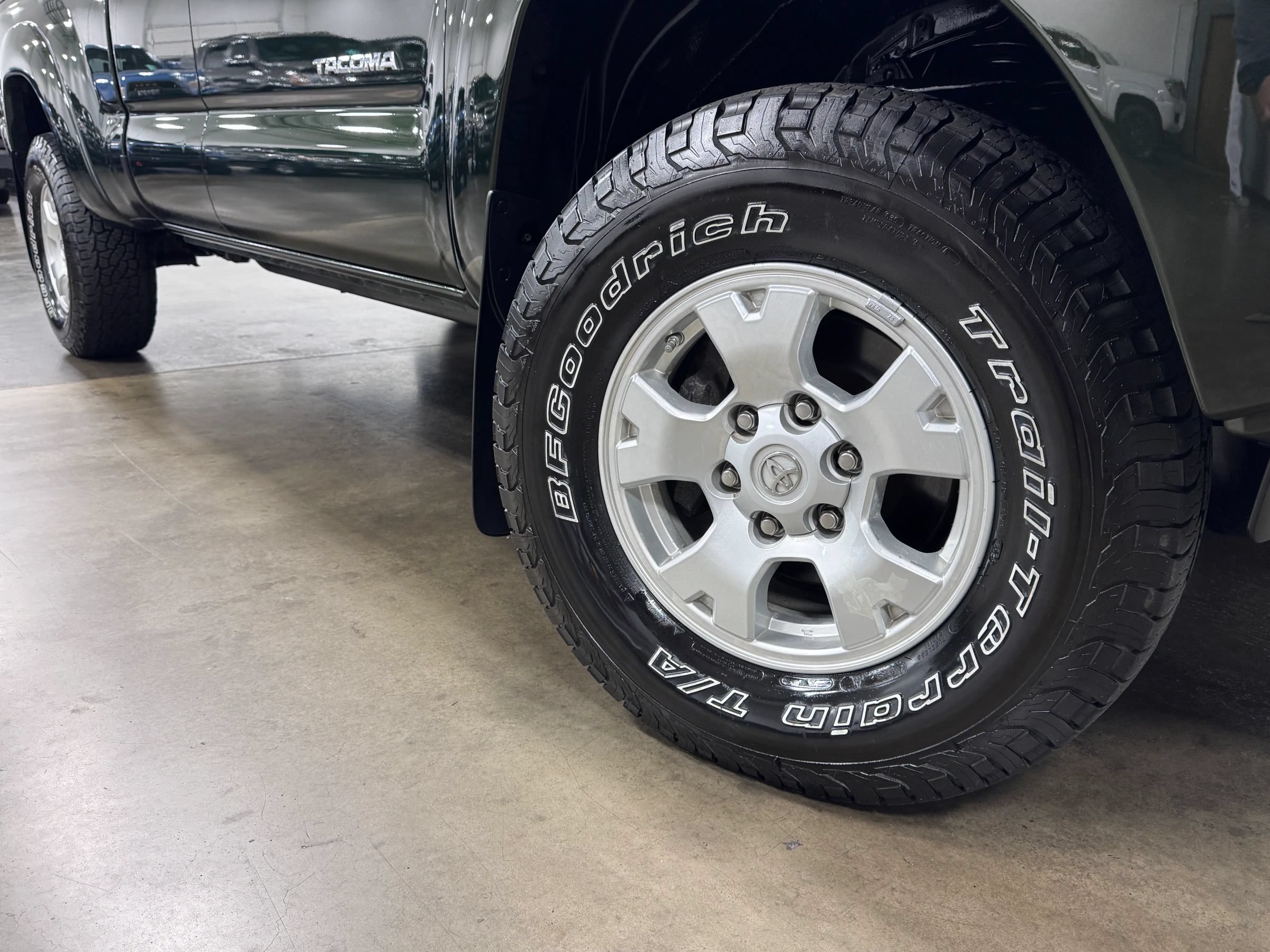 Used 2012 Toyota Tacoma 4x4 Access Cab V6 w/ TRD Off-Road Pkg image 16
