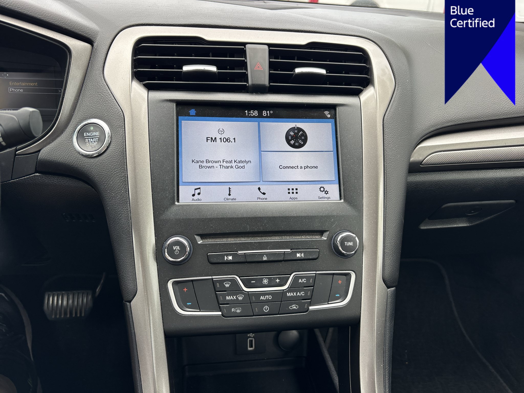Used 2018 Ford Fusion SE w/ Fusion SE Technology Package FWD image 12
