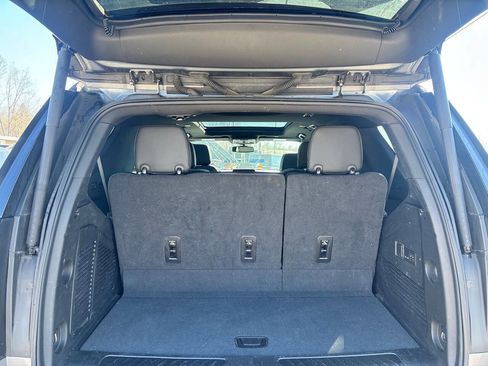 Used 2022 Chevrolet Tahoe LT w/ Luxury Package image 15