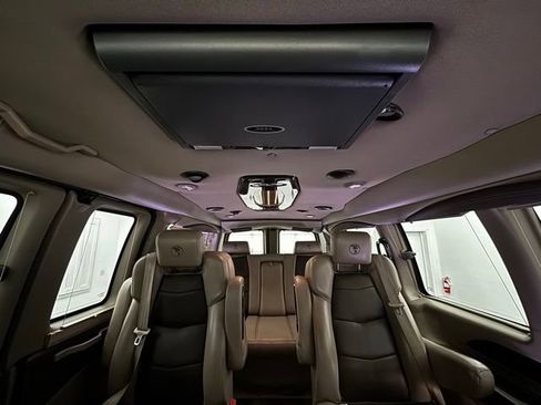 Used 2020 Chevrolet Express 2500 Explorer Limited SE w/ Enhanced Convenience Package image 2