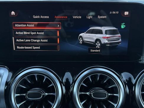 Used 2022 Mercedes-Benz EQB 300 4MATIC image 47