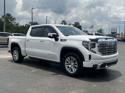 Used 2022 GMC Sierra 1500 Denali AWD/4WD image 2