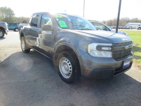 Used 2022 Ford Maverick XL image 3