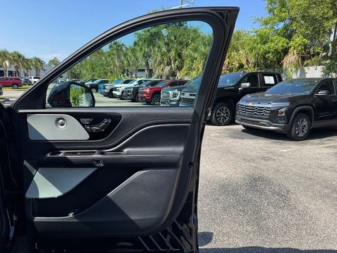 Used 2022 Lincoln Aviator Reserve w/ Equipment Group 201A image 42