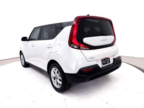 Used 2022 Kia Soul LX w/ Technology Package FWD image 12
