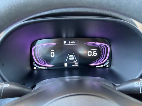 Used 2025 Kia Soul LX w/ LX Technology Package FWD image 33