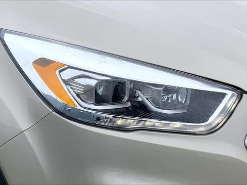 Certified 2018 Ford Escape SE w/ Ford Safe & Smart Package AWD/4WD image 24