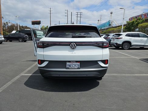 Used 2024 Volkswagen ID.4 2WD image 11