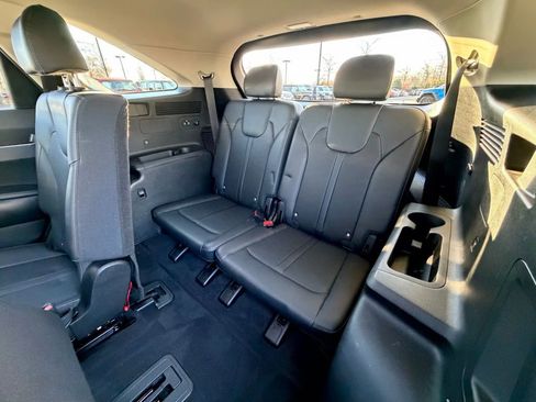 Used 2025 Kia Sorento S image 19