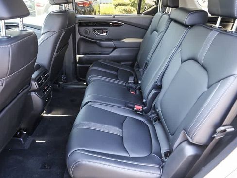 New 2025 Honda Pilot Touring image 19