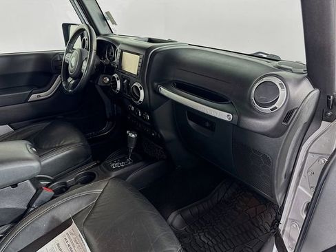 Used 2015 Jeep Wrangler Unlimited Sahara w/ Mopar Chrome Edition Group image 29
